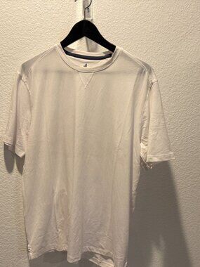 Johnnie-O Feather Weight T-Shirt - White -Size Med (NWOT)